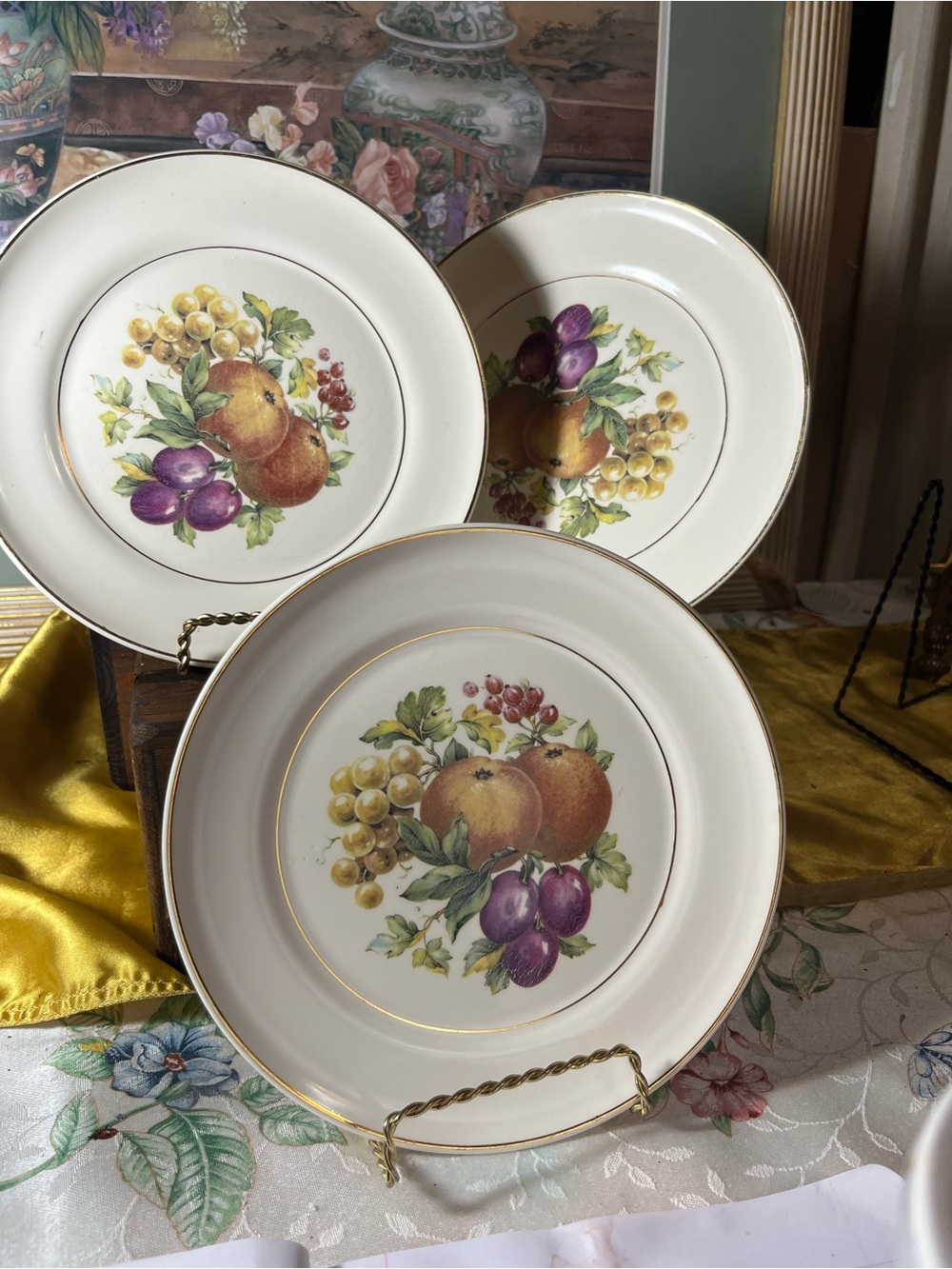 M&R decorative plates 8.5”with Gold Trim - Set of 3